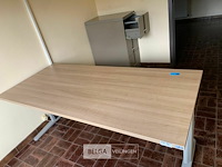 Houten bureel en ladekast - afbeelding 4 van  5