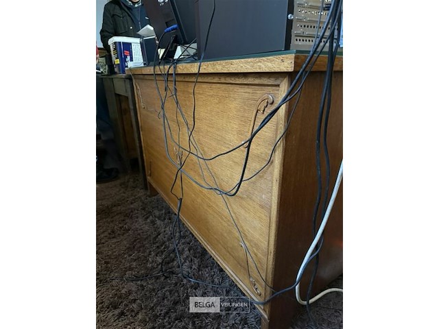 Houten bureel l115xb55xh78 cm (zonder inhoud) - afbeelding 3 van  3