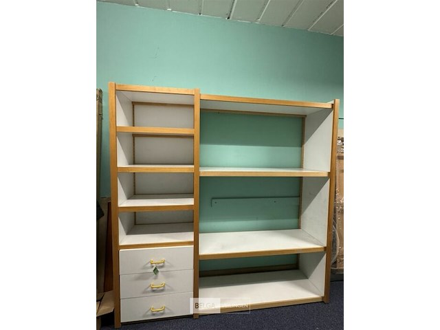 Houten bureel met boekenkast - afbeelding 1 van  4