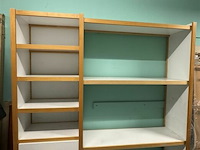 Houten bureel met boekenkast - afbeelding 1 van  4