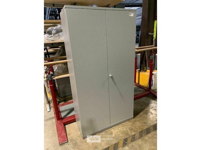 Houten bureelkast - afbeelding 1 van  3