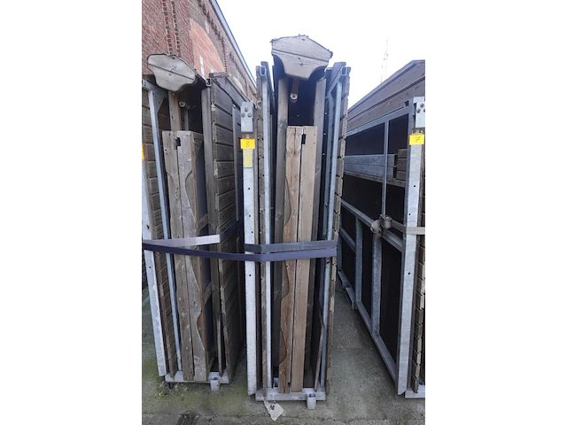 Houten chalet - afbeelding 1 van  6