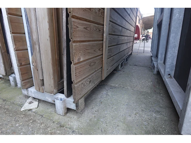 Houten chalet - afbeelding 2 van  6