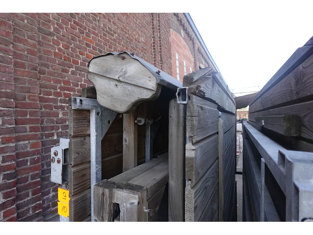 Houten chalet - afbeelding 2 van  6