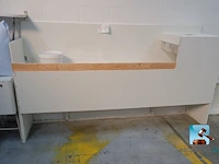 Houten constructie met inhoud