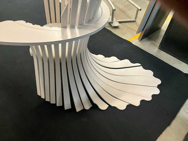 Houten design stoel - afbeelding 5 van  5