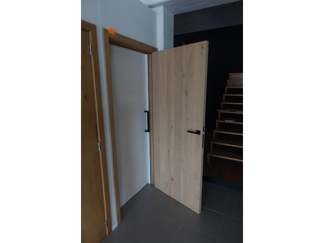 Houten deur showroom model - afbeelding 2 van  2