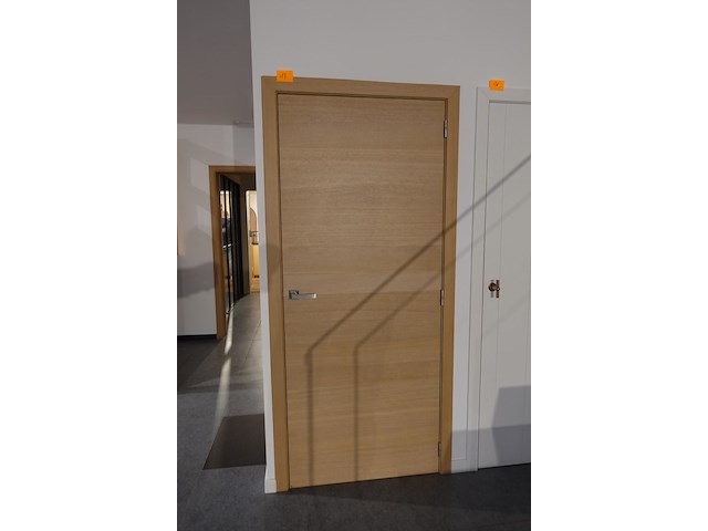 Houten deur showroom model - afbeelding 1 van  2