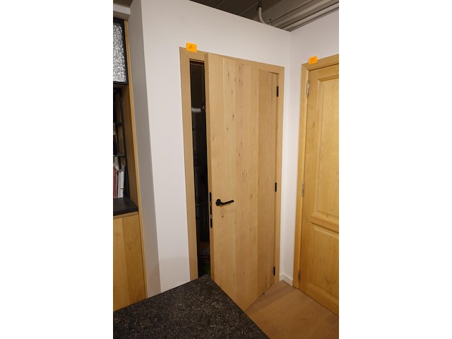 Houten deur showroom model - afbeelding 2 van  2