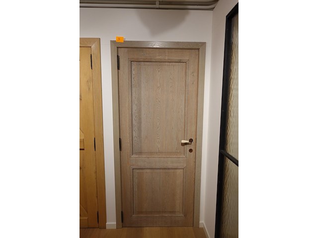 Houten deur showroom model - afbeelding 1 van  2