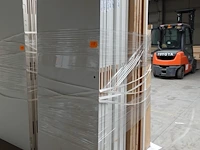 Houten deurhouder + inhoud
