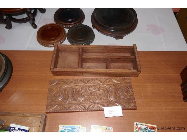 Houten doos met vakjes - afbeelding 1 van  1