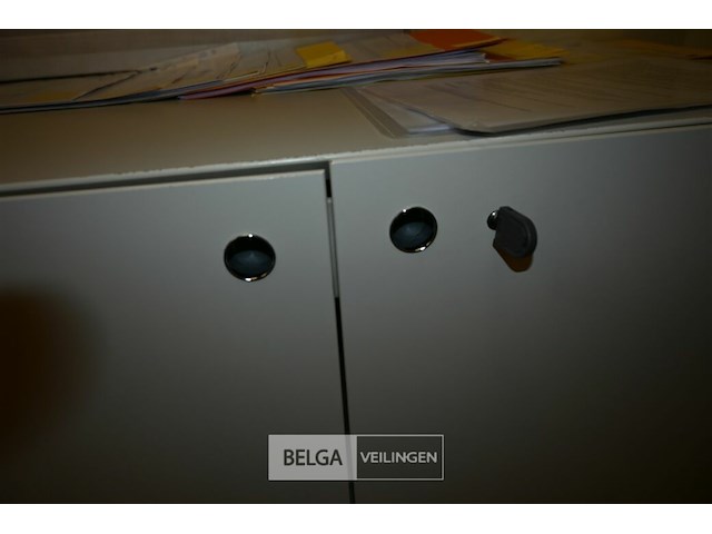 Houten dossierkast met 6 deuren - afbeelding 3 van  5