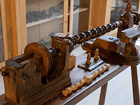 Houten draaibank ± 1700 - afbeelding 1 van  8