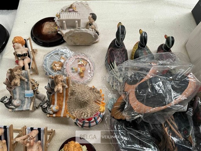 Houten eenden en beeldjes - afbeelding 6 van  6