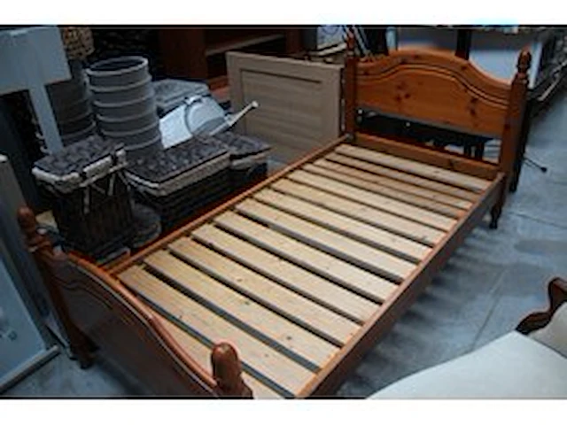 Houten eenpersoonsbed - afbeelding 1 van  2