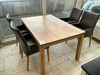 Houten eetkamertafel + stoel (4x)