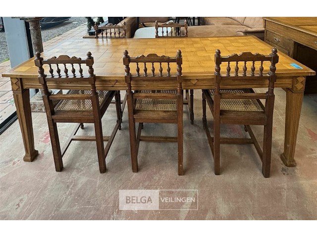 Houten eettafel met 5 rieten stoelen - afbeelding 1 van  6