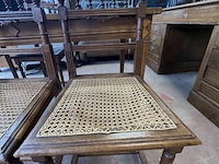 Houten eettafel met 5 rieten stoelen - afbeelding 3 van  6