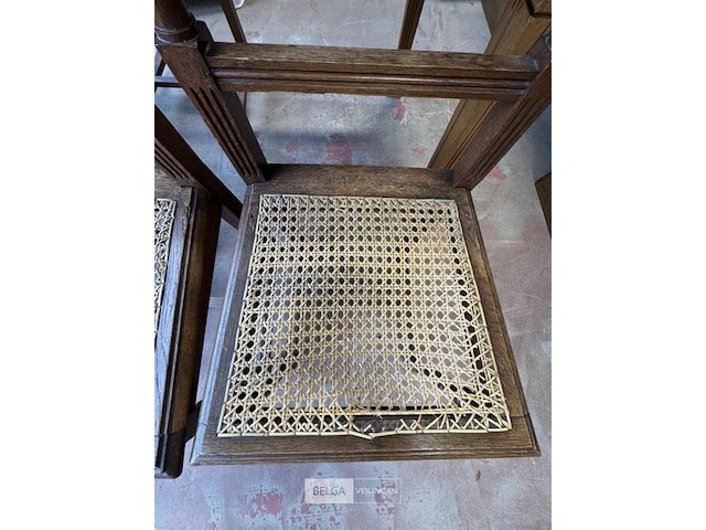 Houten eettafel met 5 rieten stoelen - afbeelding 4 van  6