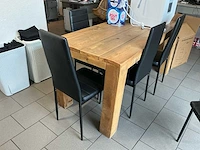 Houten eettafel met 6 zwarte stoelen – 160 x 78 cm - afbeelding 1 van  4