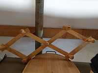 Houten en inox schotel en kapstok - afbeelding 3 van  4