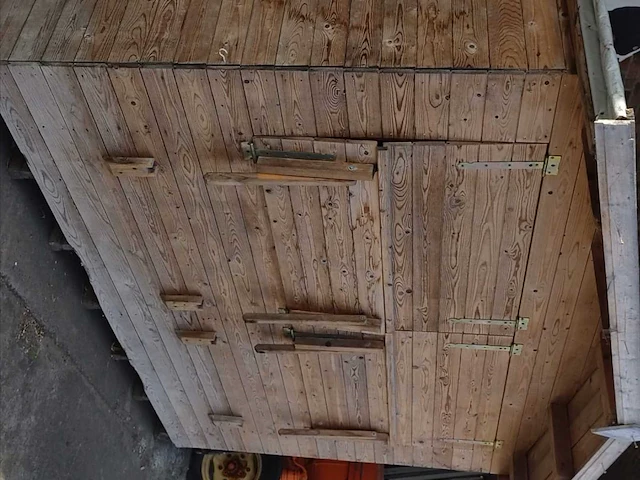 Houten evenementenchalet – marktstand / verfrissingsbar / verkooppunt - afbeelding 2 van  2