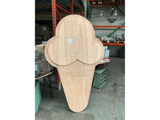 Houten ijshoorn-display - afbeelding 2 van  2