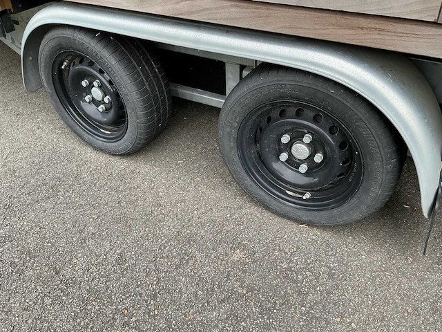 Houten kantoorunit op aanhanger - afbeelding 18 van  29