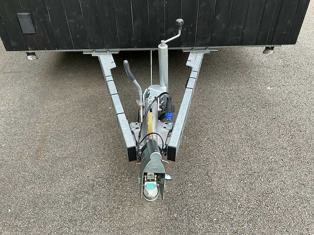 Houten kantoorunit op aanhanger - afbeelding 23 van  29