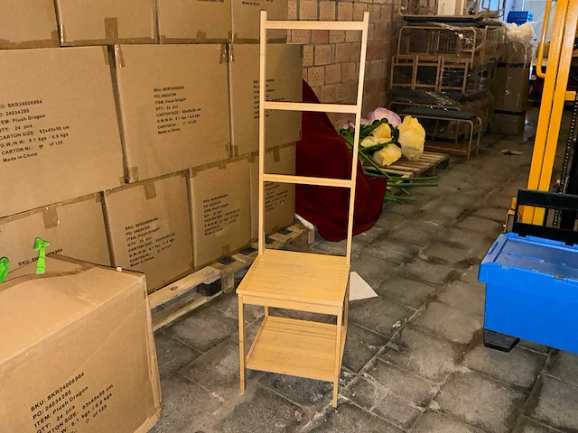 Houten kapstokstoelen met zitbank en schoenenplank (17x) - afbeelding 1 van  3