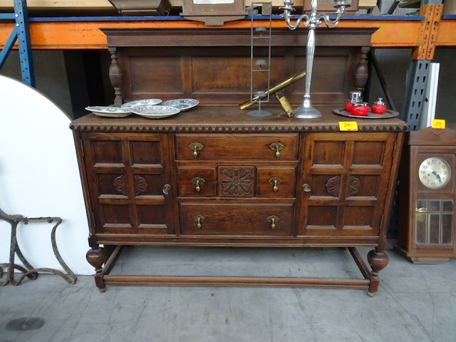 Houten kast + decoratie - afbeelding 1 van  6