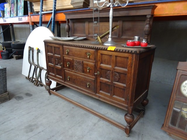 Houten kast + decoratie - afbeelding 2 van  6