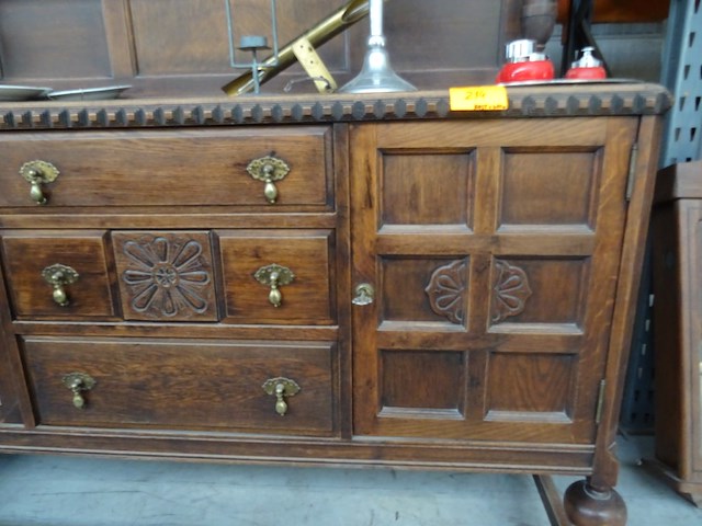 Houten kast + decoratie - afbeelding 4 van  6