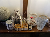 Houten kast + decoratie - afbeelding 3 van  6