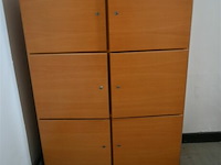 Houten kast met 6 deuren - afbeelding 2 van  3