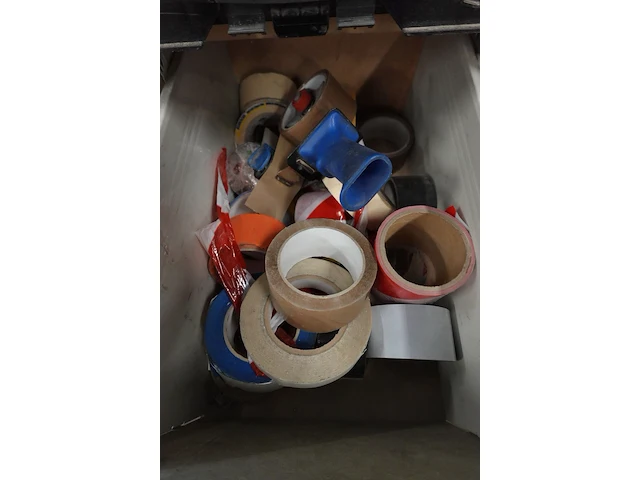 Houten kast met handgereedschap - afbeelding 7 van  7