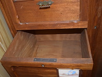 Houten kast met siertegels, 6 lades en 1 deur - afbeelding 5 van  5