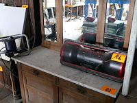 Houten kast met spiegel - afbeelding 1 van  3