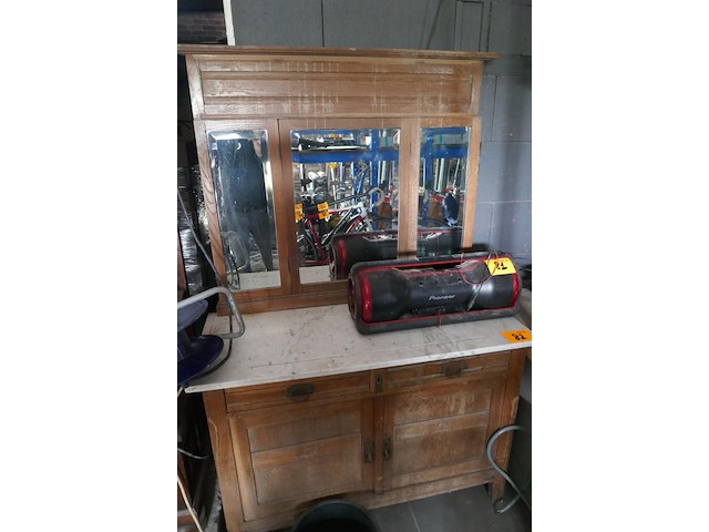 Houten kast met spiegel - afbeelding 2 van  3