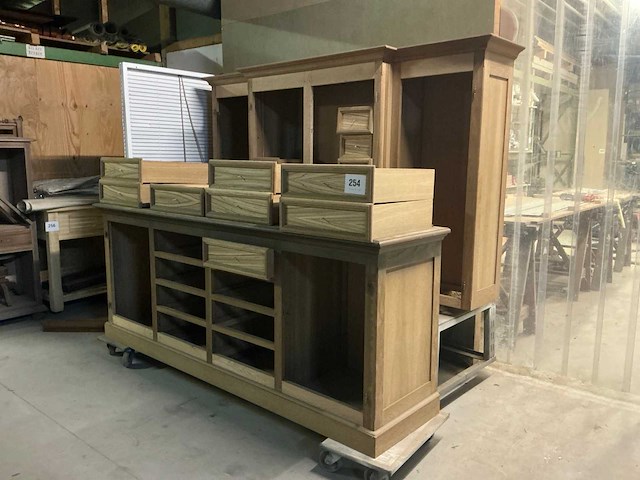 Houten kast onafgewerkt - afbeelding 1 van  5