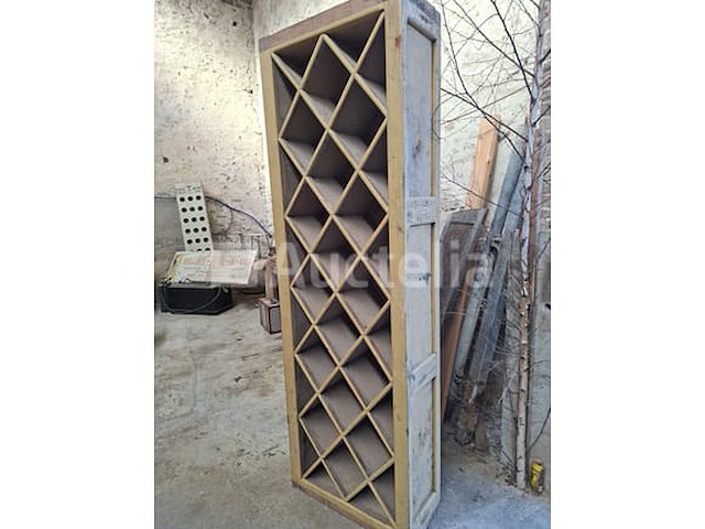 Houten kast voor wijnflessen - afbeelding 1 van  1