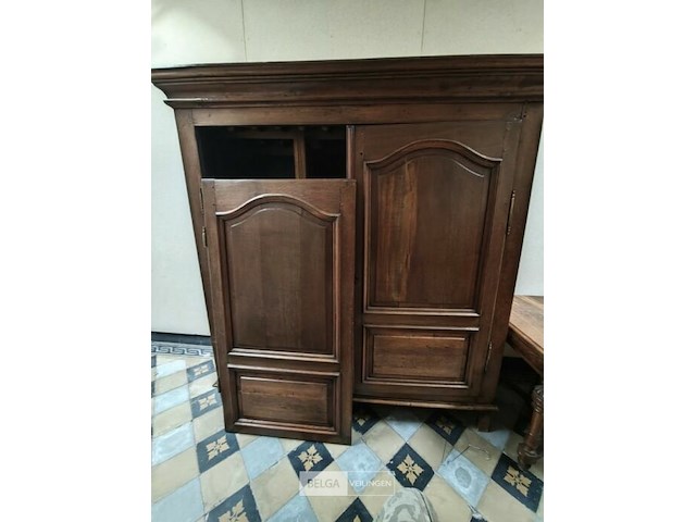 Houten kast - afbeelding 1 van  7