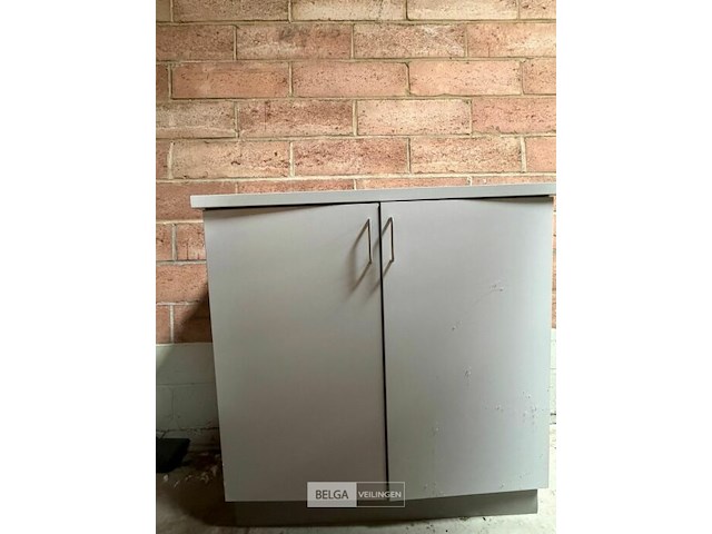 Houten kast - afbeelding 1 van  2