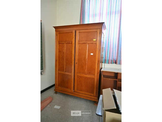 Houten kast - afbeelding 1 van  6