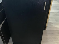 Houten kastje met marmeren blad - afbeelding 1 van  2