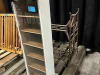 Houten kastje + onderstel naaimachine - afbeelding 1 van  4