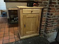 Houten kastje