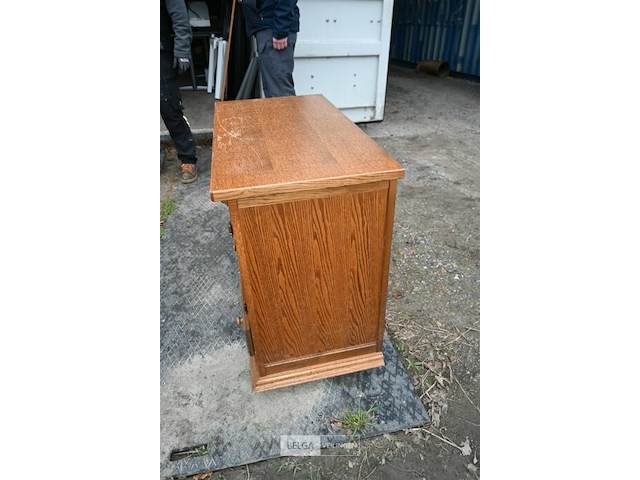 Houten kastje - afbeelding 1 van  4