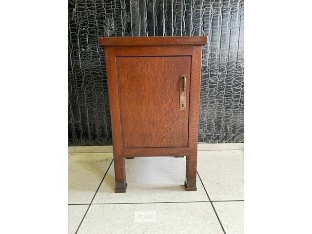 Houten kastje - afbeelding 1 van  2